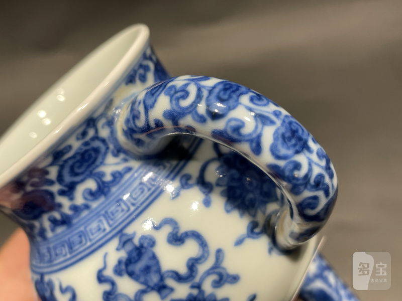清中晚期 青花缠枝花卉八宝纹香壶（带木盖，木座） - 图10